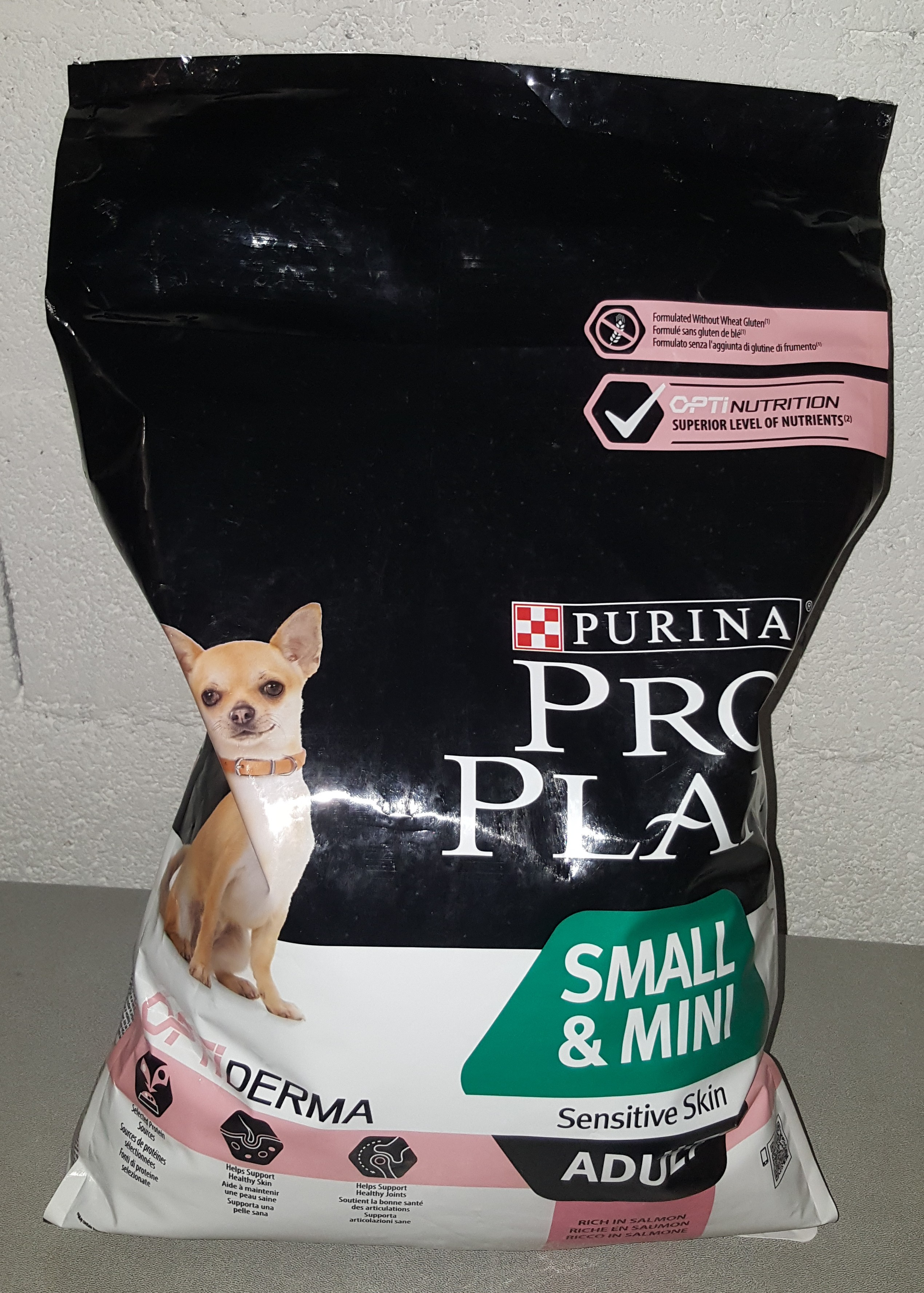 PRO PLAN® Small and Mini Sensitive Skin Salmon Dry Dog Food