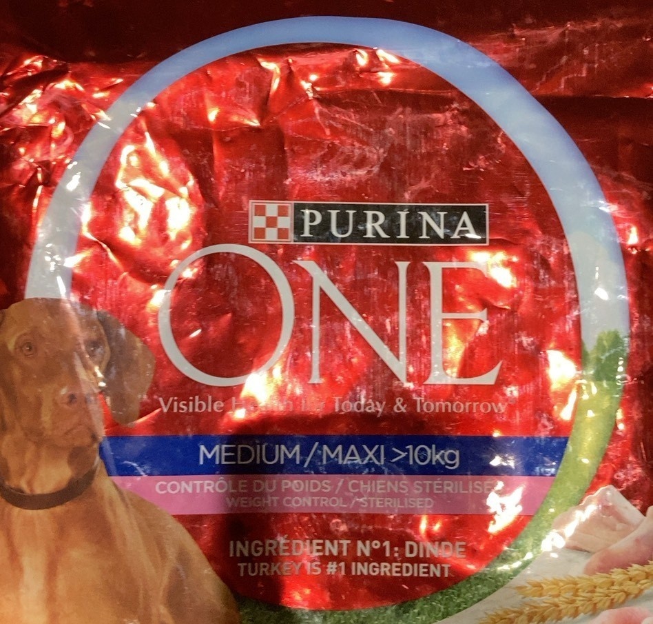PURINA ONE Medium/Maxi > 10kg Contrôle du Poids / Chiens stérilisés, Riche en Dinde avec du Riz